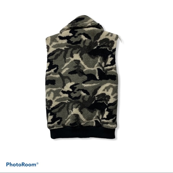 F21 Camouflage army green black shearling vest M - Picture 3 of 9
